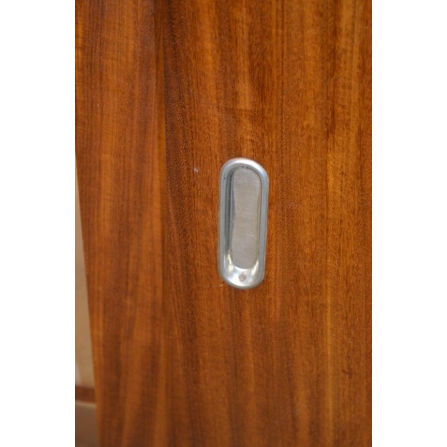 Retro Scandinavisch dressoir met deur en open vakken-9