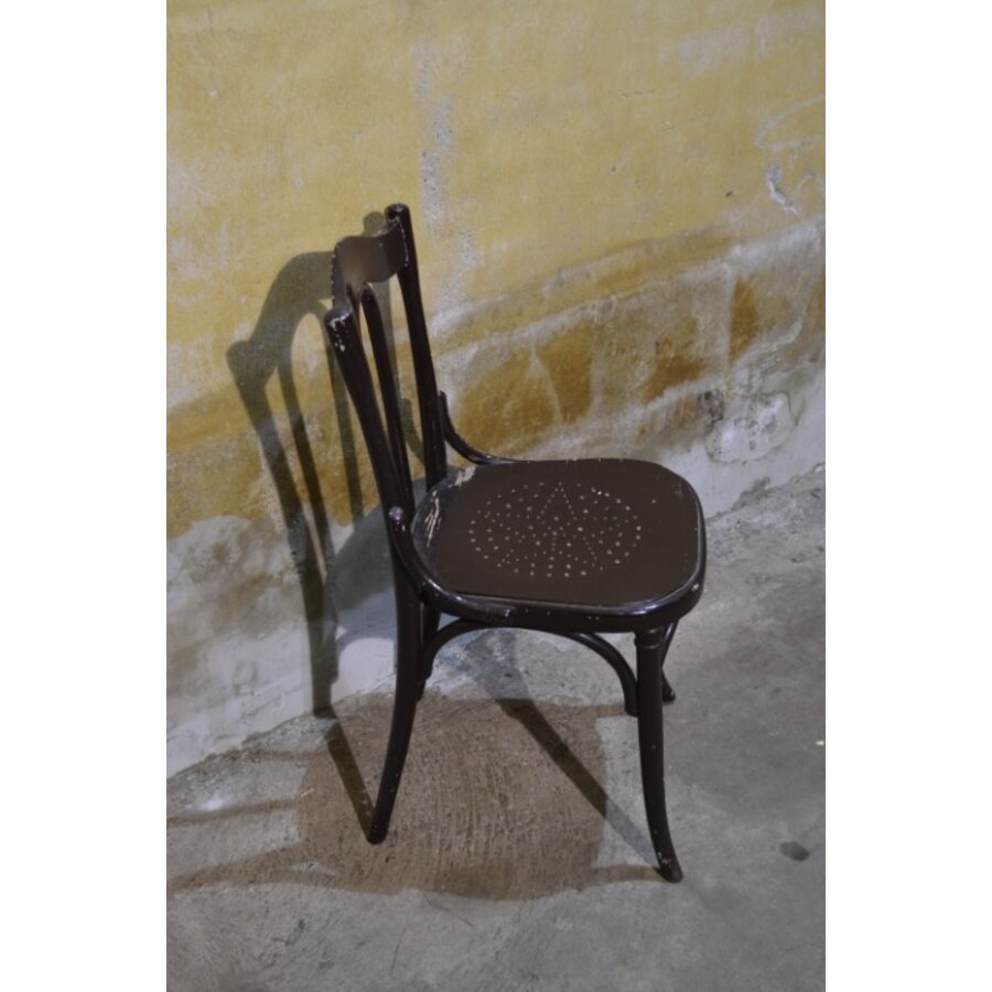 Vintage houten caféstoel met warme uitstraling-2