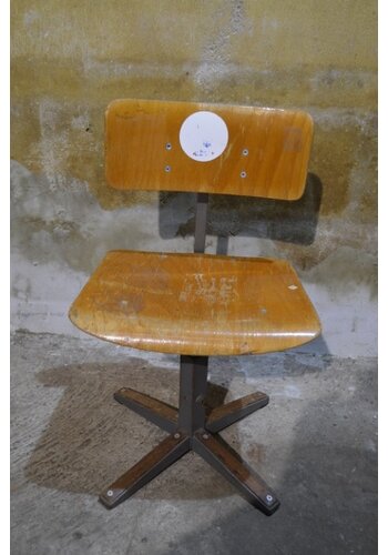 Retro kinder schoolstoeltje 