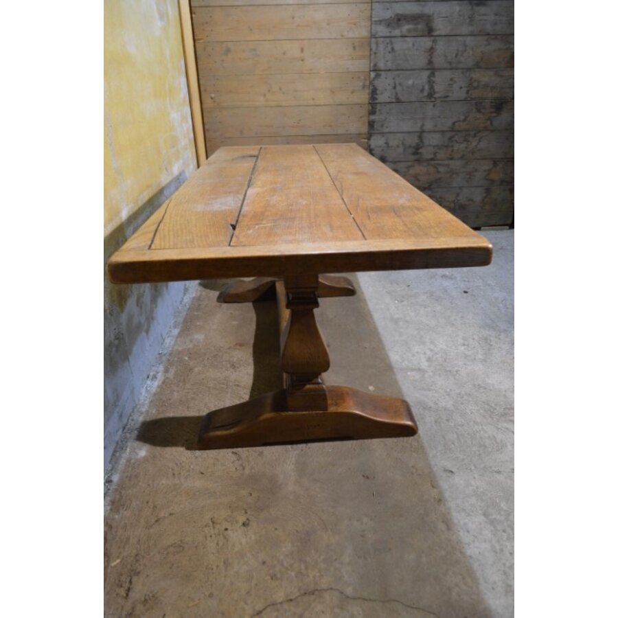 Antieke eiken lange kloostertafel met robuuste kolompoten-9