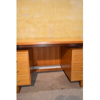 thumb-Retro bureau uit jaren 70 Tsjecho-Slowakije met 6 lades-3