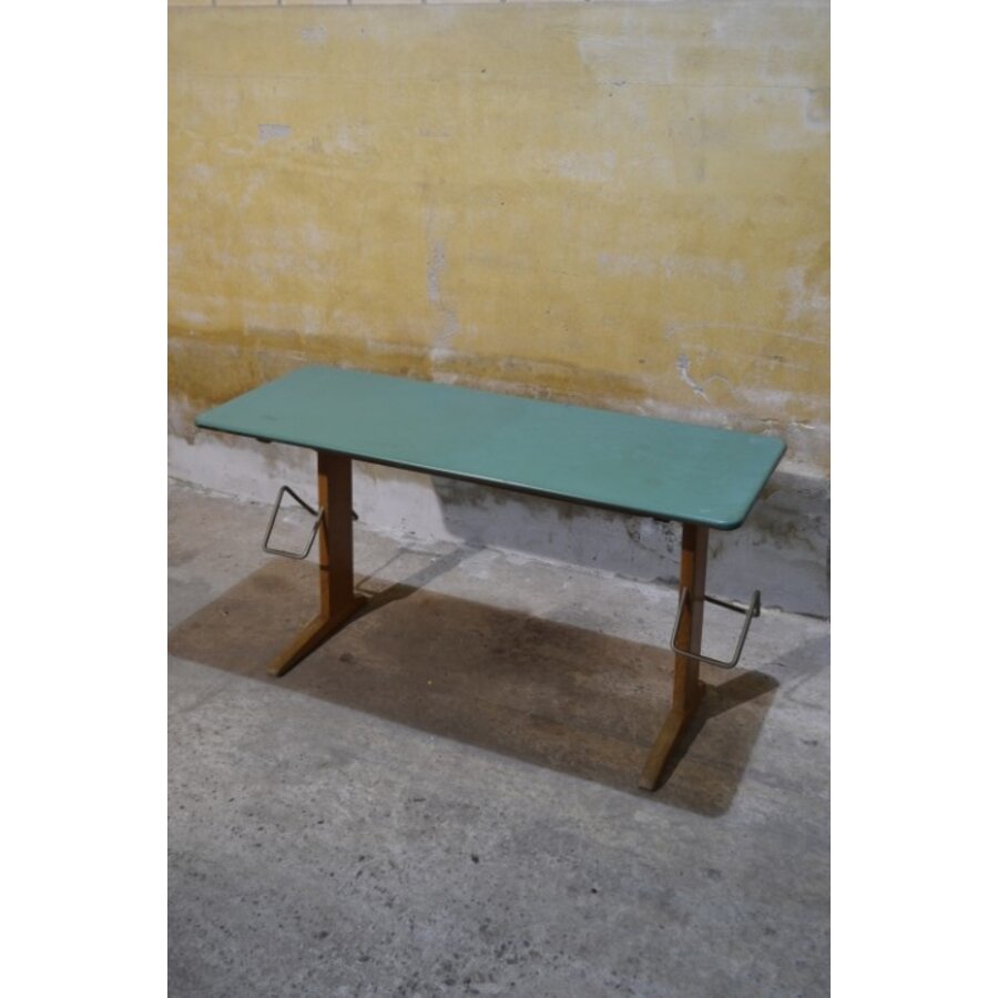 Retro schooltafel VS voor twee kinderen met beuken onderstel-4