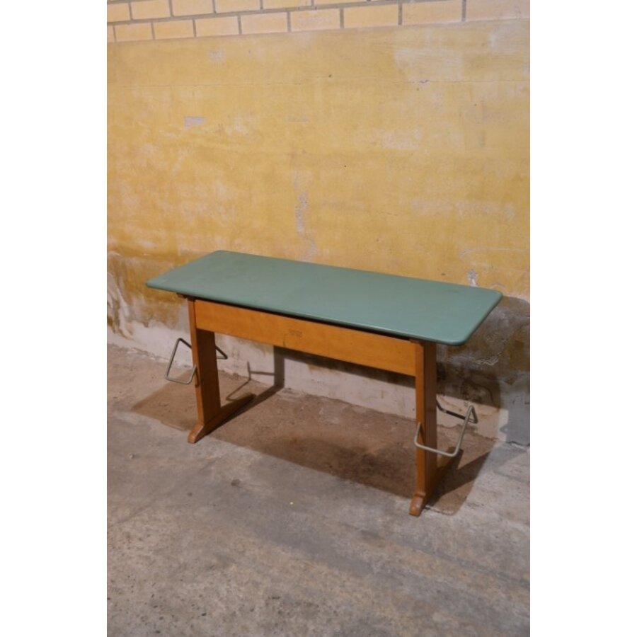 Retro schooltafel VS voor twee kinderen met beuken onderstel-10