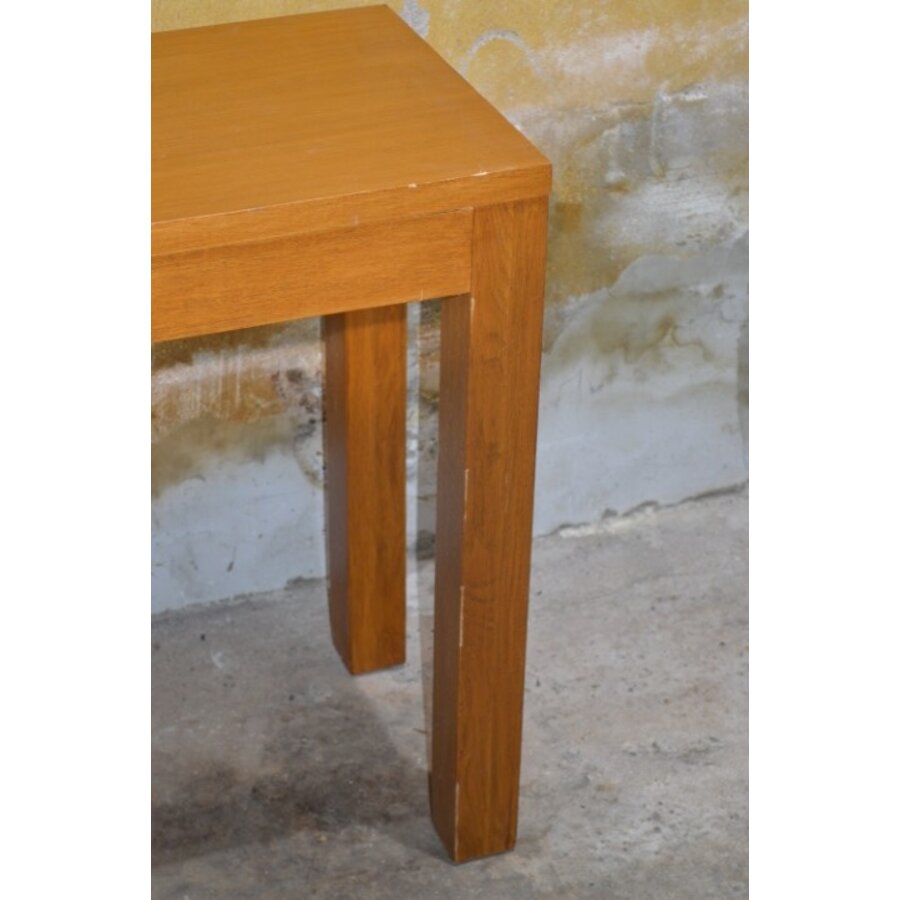 Sidetable van blank eikenhout met natuurlijke uitstraling-3