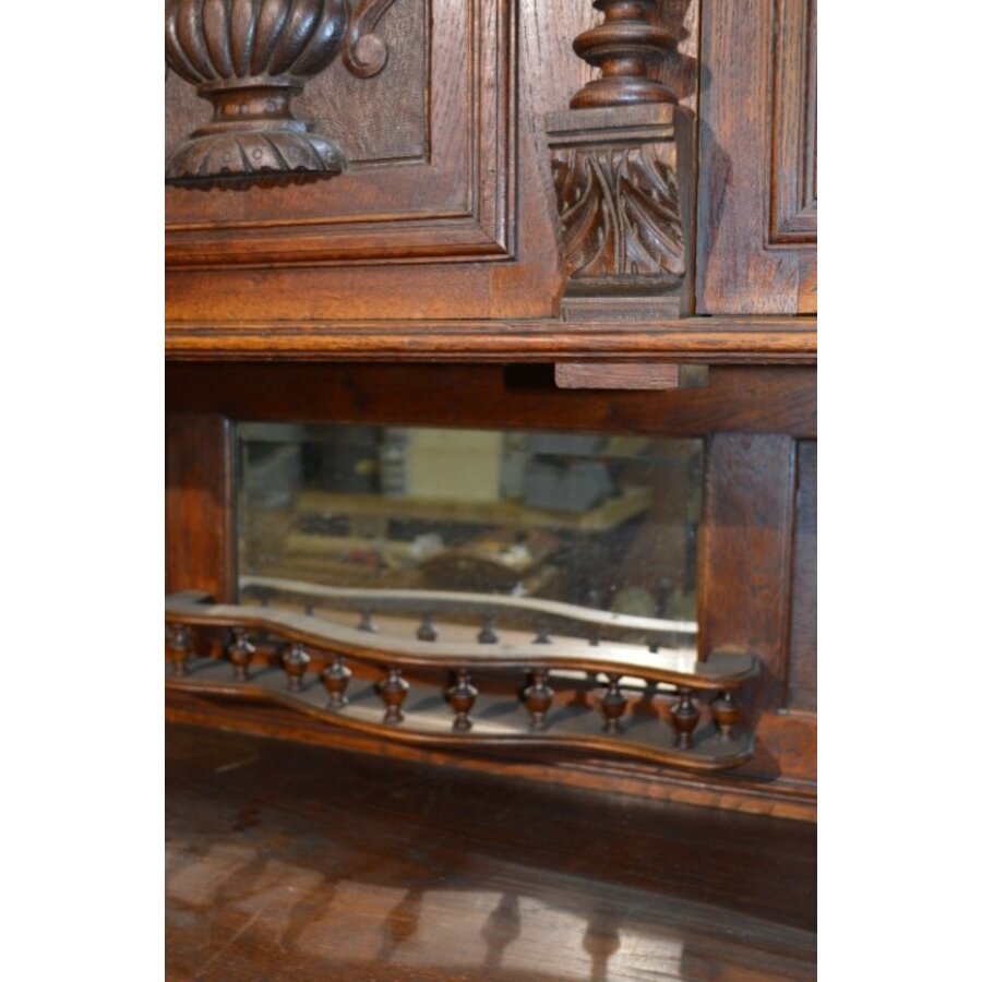 Authentieke Haagse kast driedelig met houtsnijwerk en laden-5