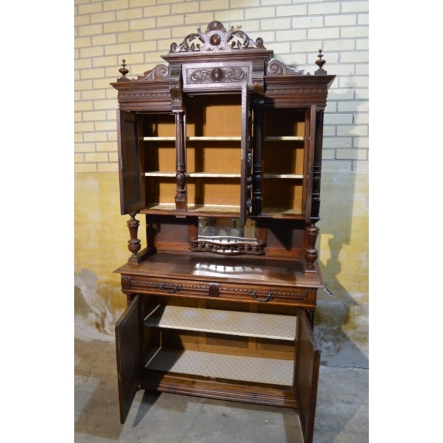 Authentieke Haagse kast driedelig met houtsnijwerk en laden-9