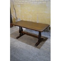 thumb-Donker eiken kloostertafel met uitgesneden liervormige poten-6