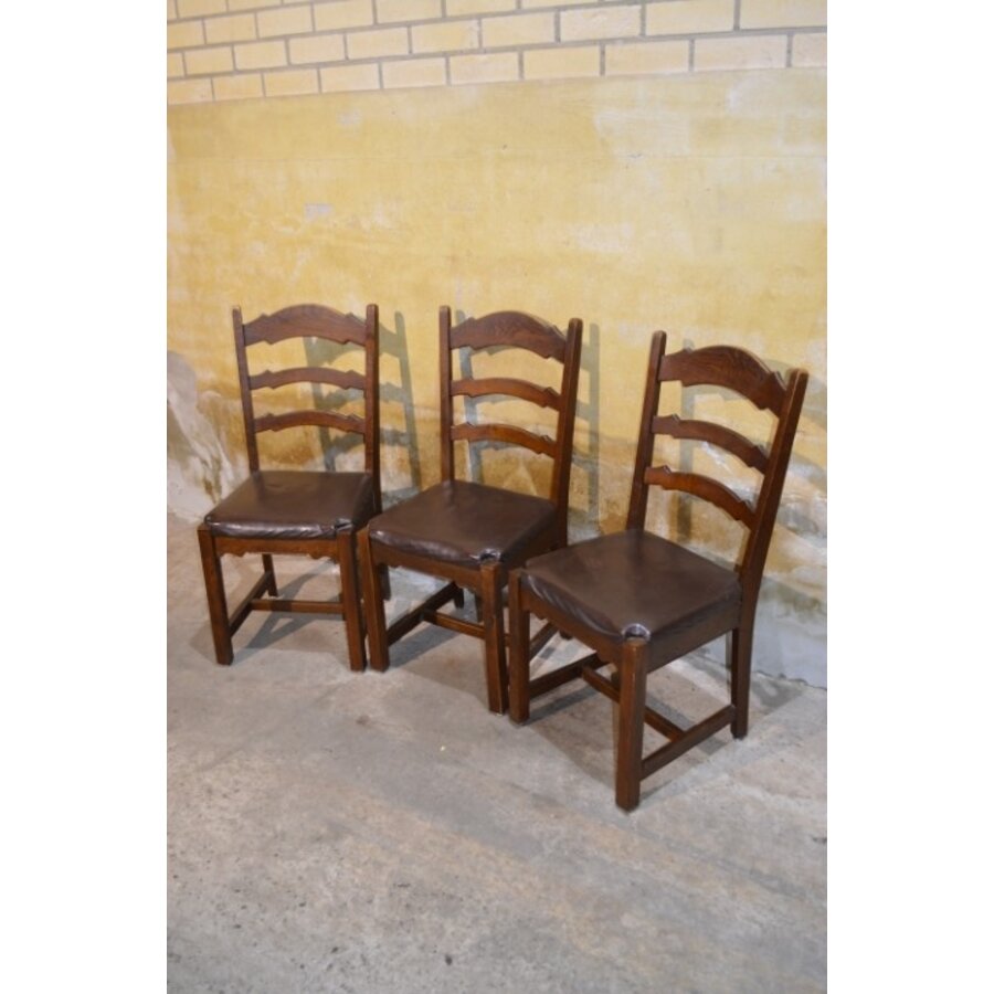 Set van 3 eiken stoelen met donker houten frame en leren zitting-1