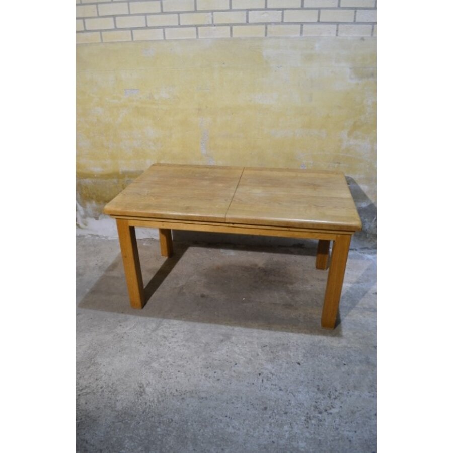 Massief eiken uittrektafel met middenplank en stevige poten-3