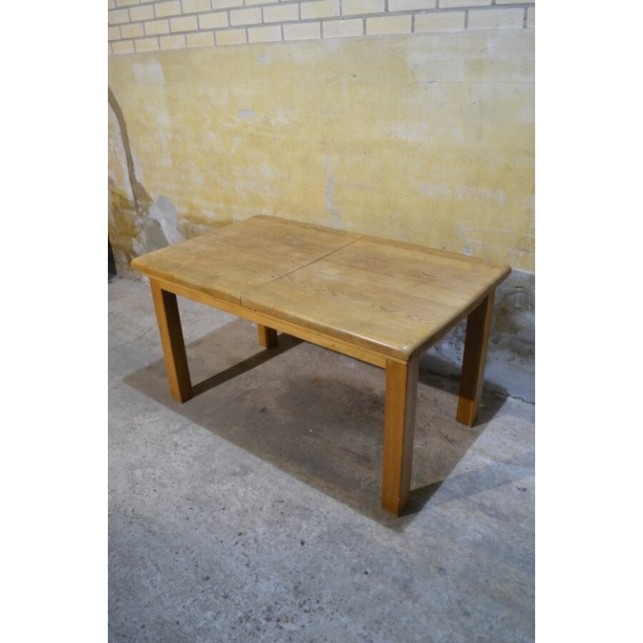 Massief eiken uittrektafel met middenplank en stevige poten-4