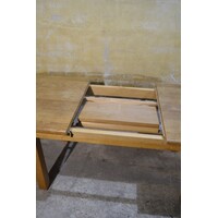 thumb-Massief eiken uittrektafel met middenplank en stevige poten-7