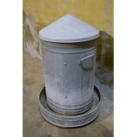 thumb-Oude zinken voersilo, tweedehands decoratief-3