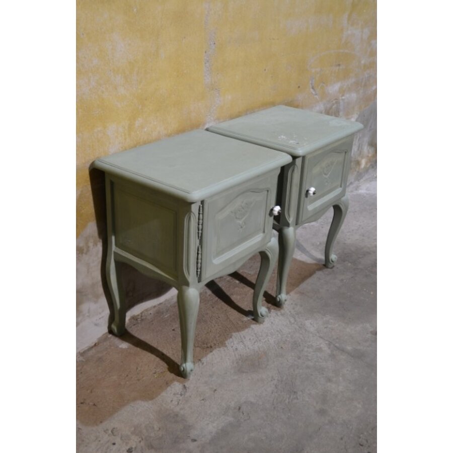 Engelse nachtkastjes links en rechts, brocante grijsgroen, tweedehands-1