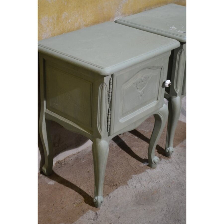 Engelse nachtkastjes links en rechts, brocante grijsgroen, tweedehands-2