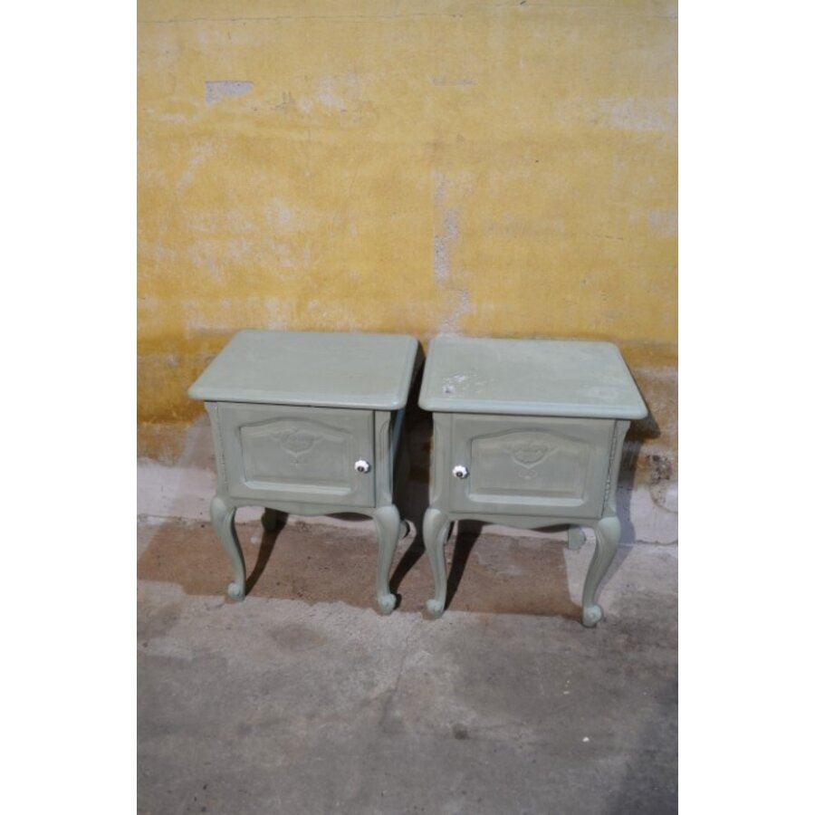 Engelse nachtkastjes links en rechts, brocante grijsgroen, tweedehands-3