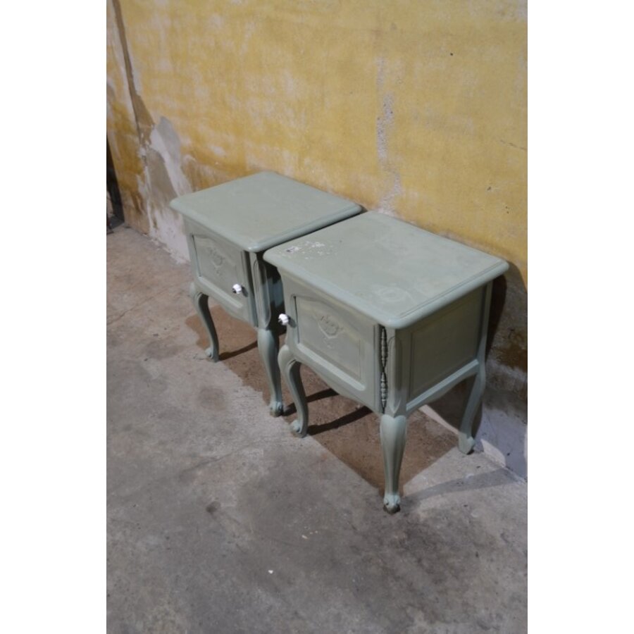 Engelse nachtkastjes links en rechts, brocante grijsgroen, tweedehands-4