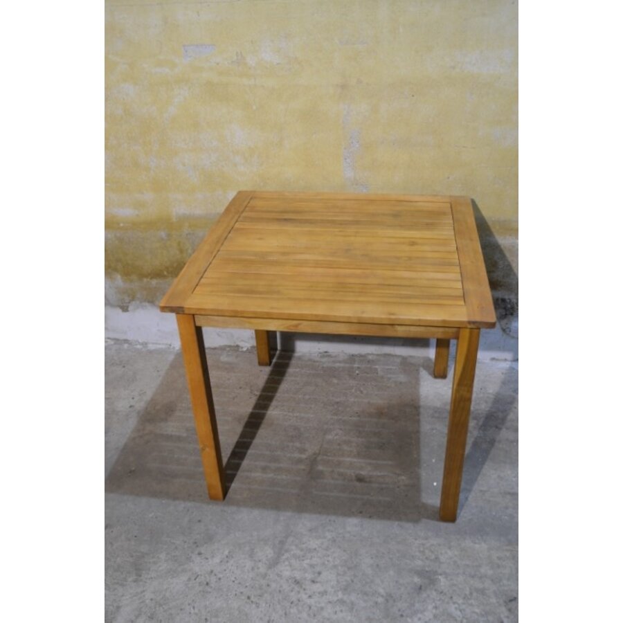 Vierkant hardhouten tuintafeltje voor buiten-2