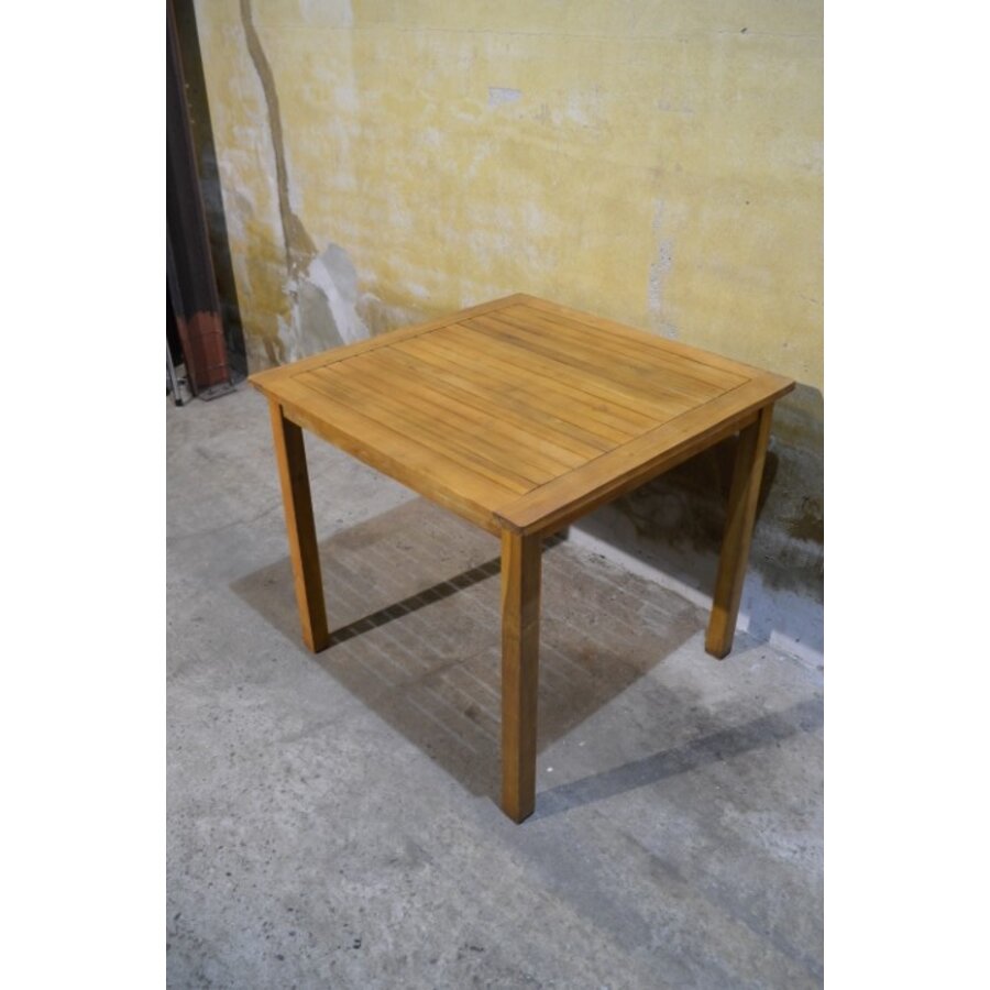 Vierkant hardhouten tuintafeltje voor buiten-3