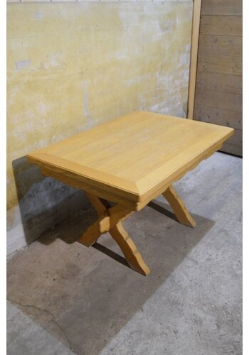 Kruispoottafel blank eiken 