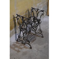 thumb-Pfaff gietijzeren onderstel – Vintage naaimachine basis voor tafel of decoratie-1