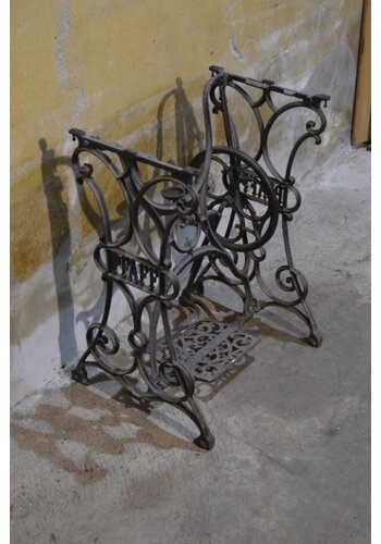 Pfaff gietijzeren onderstel naaimachine 