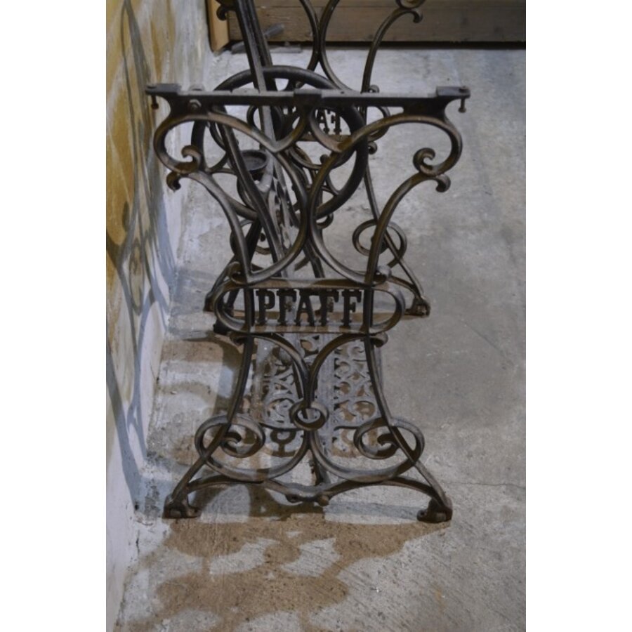 Pfaff gietijzeren onderstel – Vintage naaimachine basis voor tafel of decoratie-2