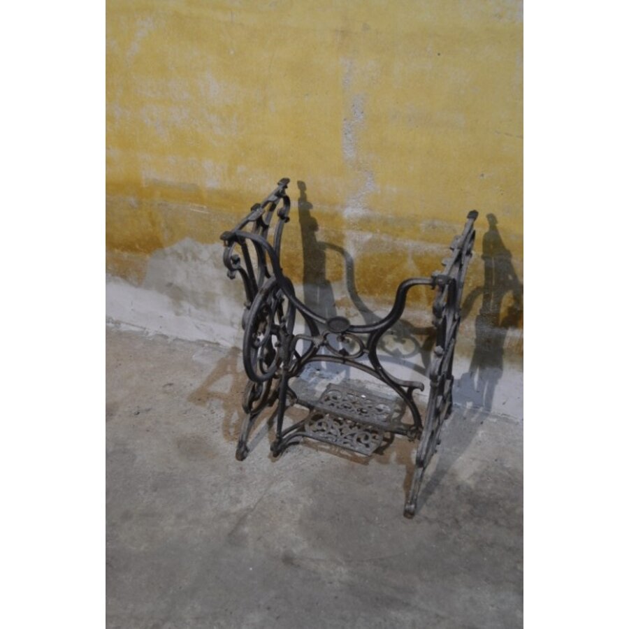 Pfaff gietijzeren onderstel – Vintage naaimachine basis voor tafel of decoratie-9