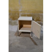 thumb-Retro nachtkastje met industriële metalen poten en deurtje-5