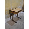 LoodsVol, Tweedehands Vintage kinder schooltafeltje met houten blad en metalen onderstel