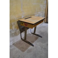 thumb-Vintage kinder schooltafeltje met houten blad en metalen onderstel-1