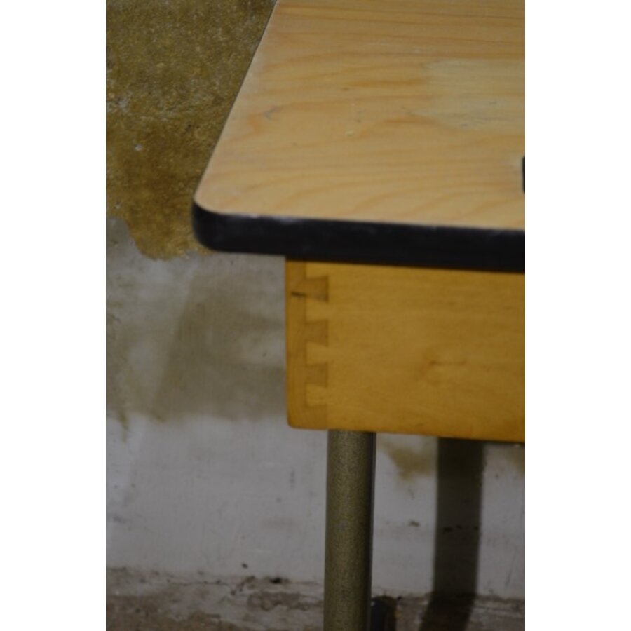 Vintage kinder schooltafeltje met houten blad en metalen onderstel-7