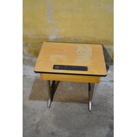 thumb-Vintage kinder schooltafeltje met houten blad en metalen onderstel-8