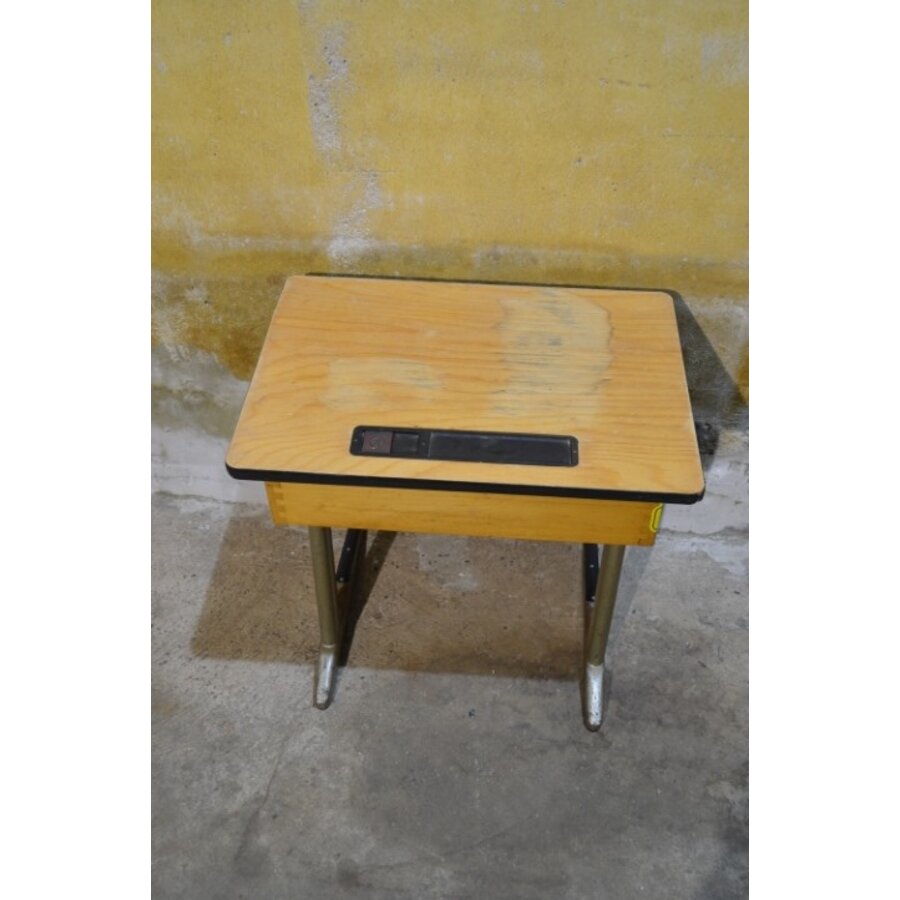 Vintage kinder schooltafeltje met houten blad en metalen onderstel-8