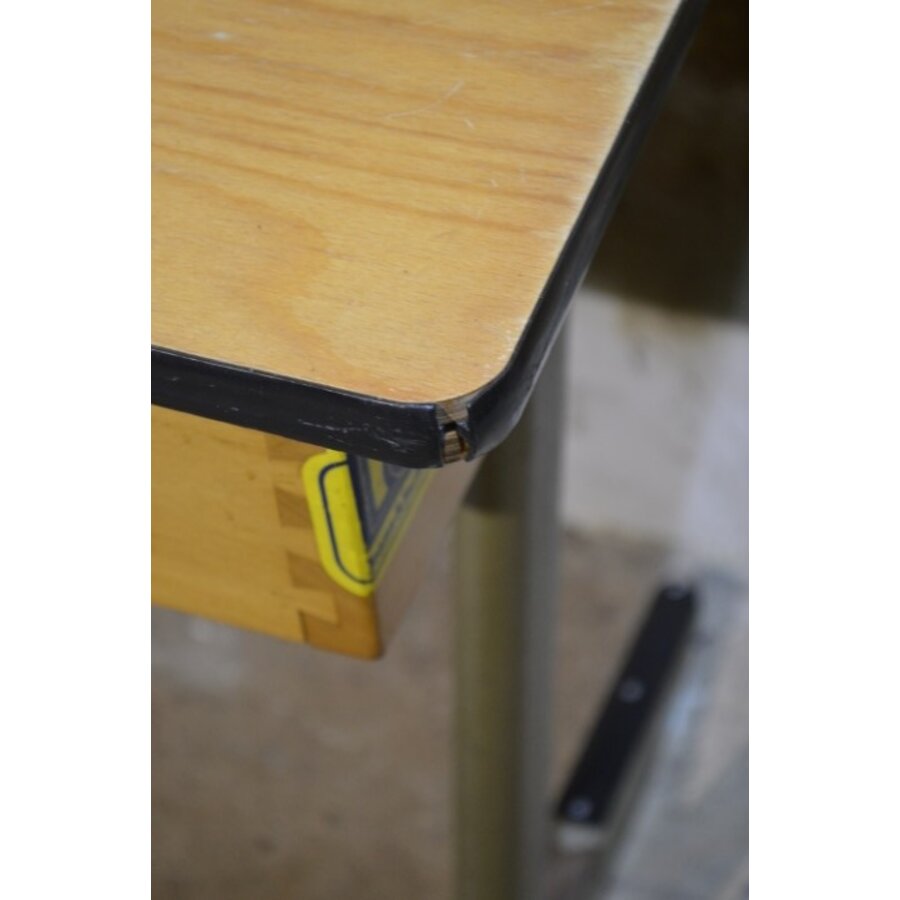 Vintage kinder schooltafeltje met houten blad en metalen onderstel-9