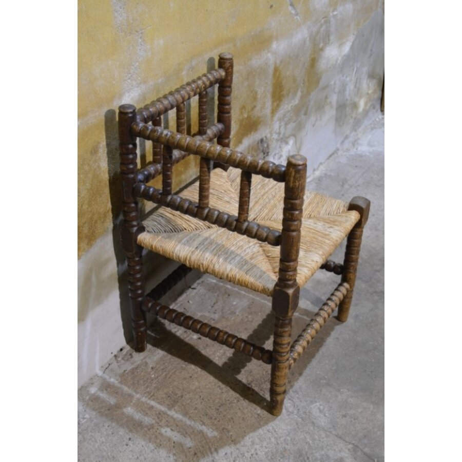 Antiek bobbin hoekstoeltje met rieten zitting en gedraaide poten-2