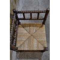 thumb-Antiek bobbin hoekstoeltje met rieten zitting en gedraaide poten-4