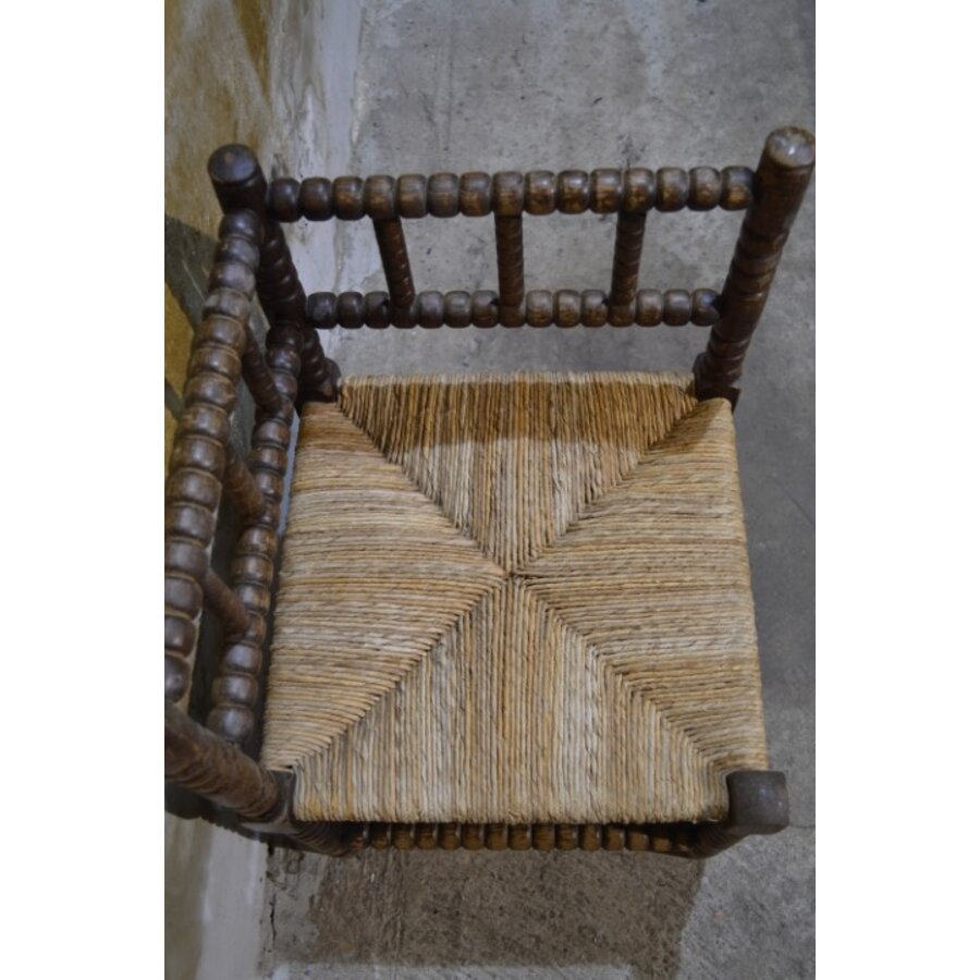 Antiek bobbin hoekstoeltje met rieten zitting en gedraaide poten-4