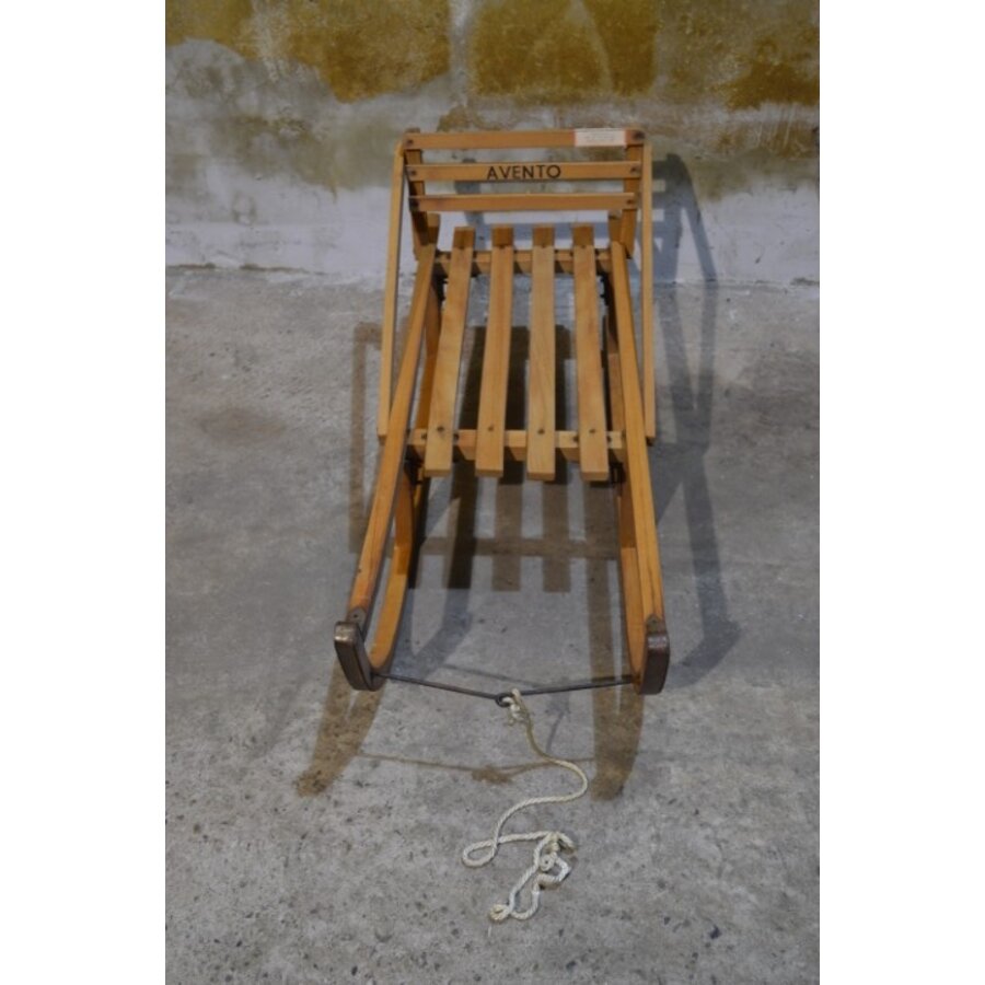 Avento houten slee met Rawstyle rugleuning – Beukenhout met stalen glijders-3