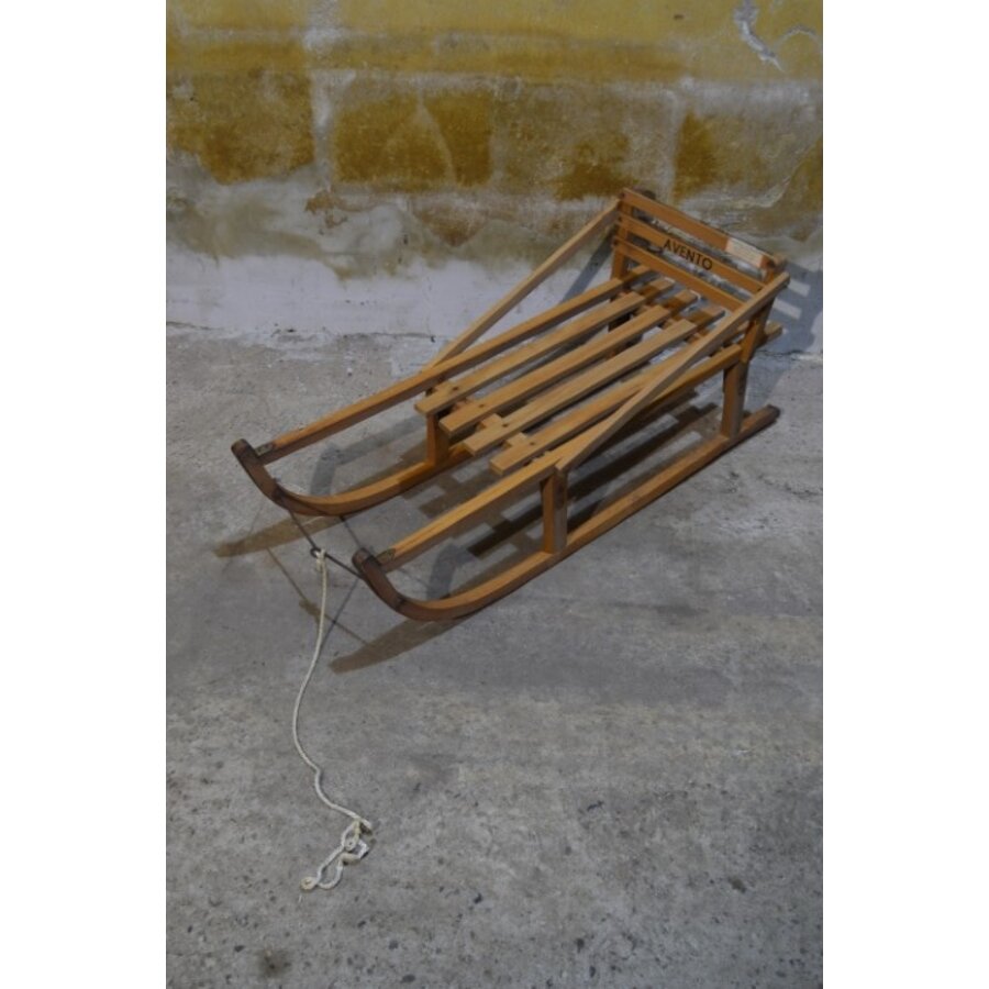 Avento houten slee met Rawstyle rugleuning – Beukenhout met stalen glijders-5