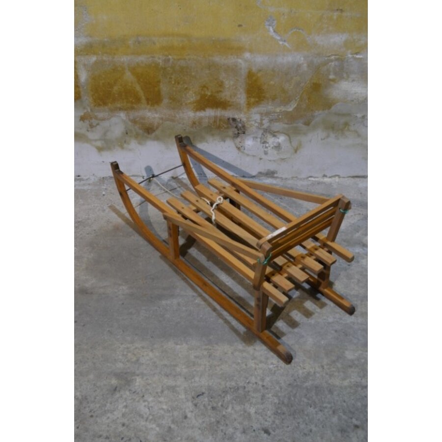 Avento houten slee met Rawstyle rugleuning – Beukenhout met stalen glijders-6