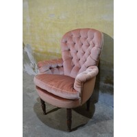 thumb-Engelse boudoir fauteuil – Hoge poten, roze fluweel en gecapitonneerde rug-2