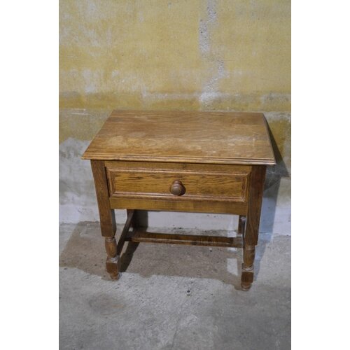 Eiken kastje met lade donker 