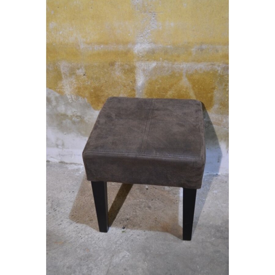 Zitkrukje met houten poten en donkerbruin nubuck leren zitting-3