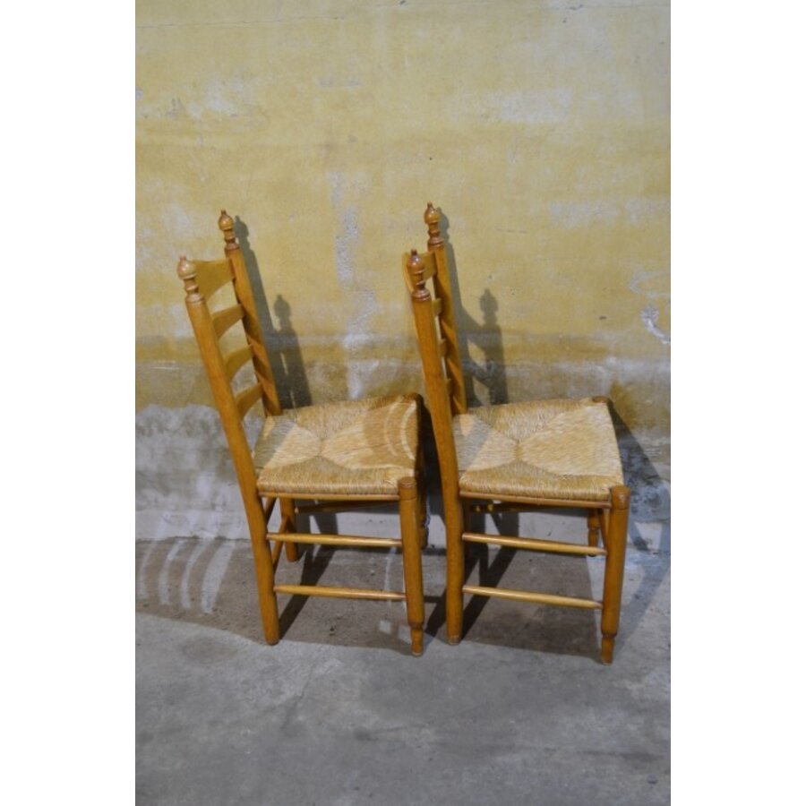 Set van 2 knopstoelen blank eiken houten stoelen klassiek model-6