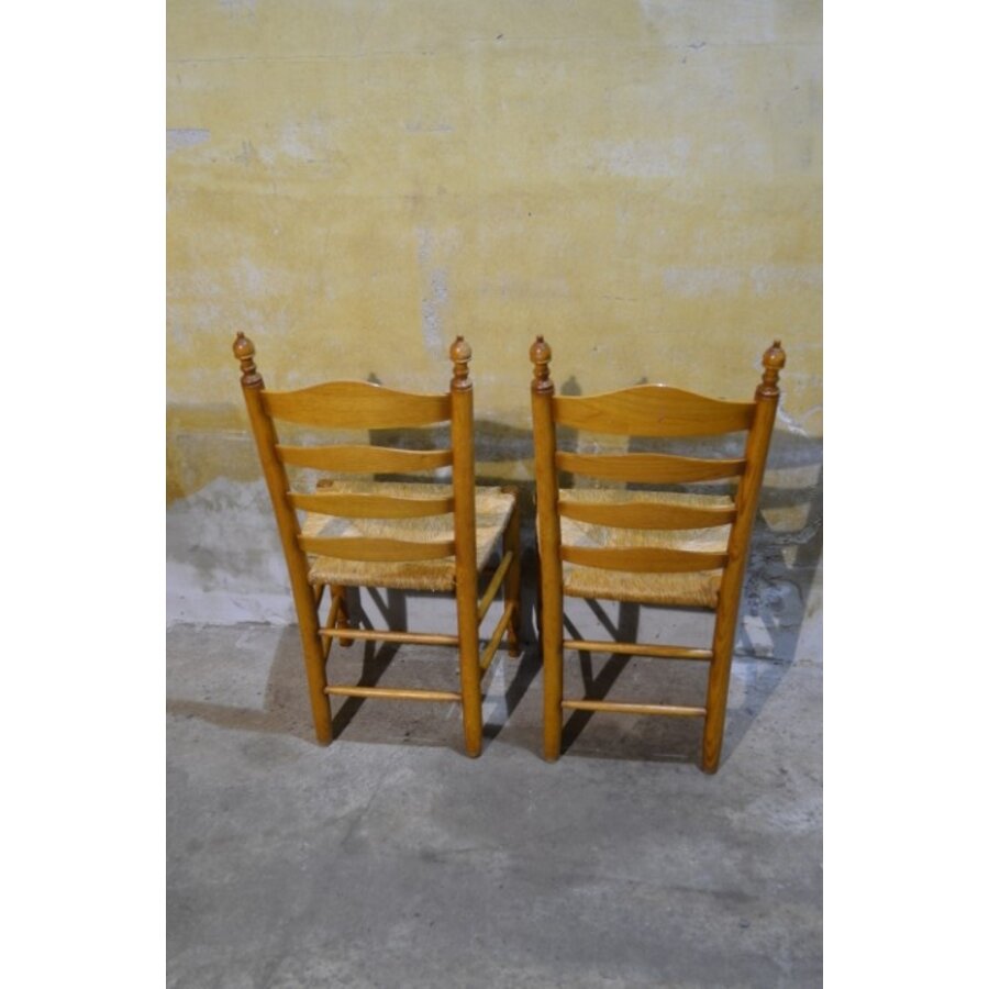 Set van 2 knopstoelen blank eiken houten stoelen klassiek model-7