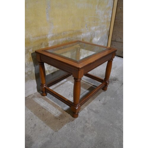 Mahonie salontafeltje met glas 