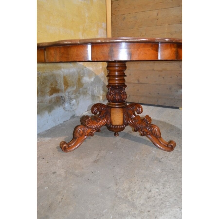 Antieke ronde mahonie tafel met gesneden onderstel klassiek-2