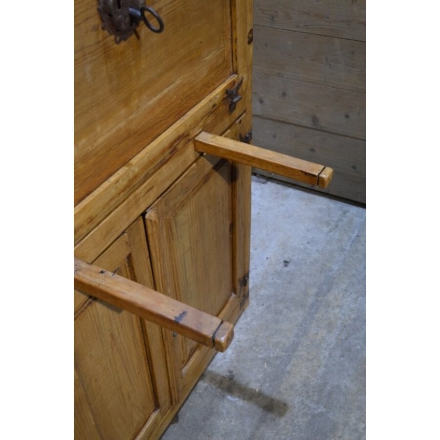 Antieke Mexicaanse grenen barkast wijnkast massief hout-8