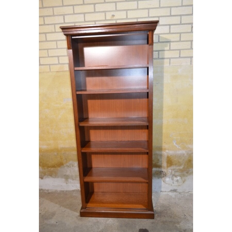 Eiken boekenkast met verstelbare schappen in mahonie kleur-2