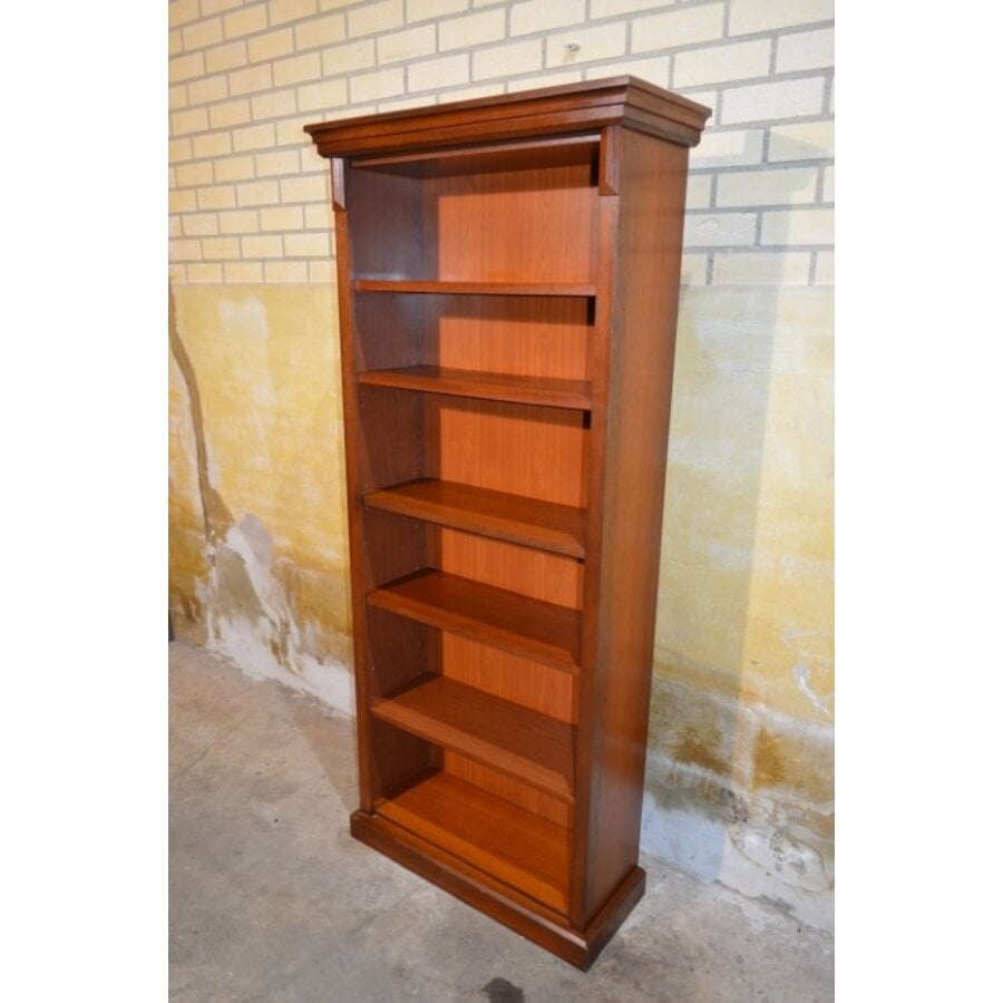 Eiken boekenkast met verstelbare schappen in mahonie kleur-3